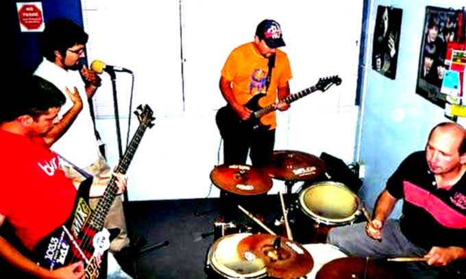 INTRODUCING THE BAND